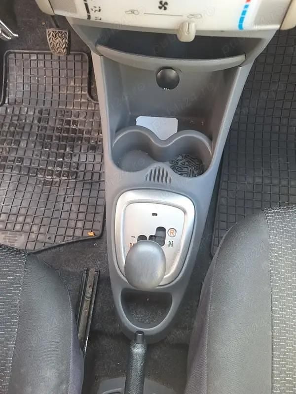 Second-hand Toyota Aygo 68 CP (50 kW) 2008 Rosu Hatchback