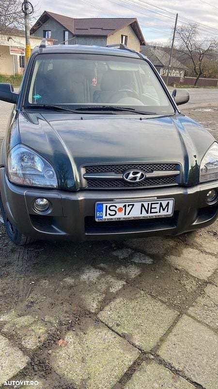 Culoareverde Utilizat 2008 Hyundai Tucson GLS SUV | 4.000 EUR (Preț bun) - Imagine 1/3