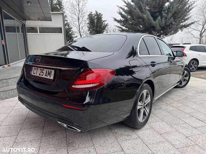 Second-hand Mercedes E220 194 CP (142 kW) 2020 Culoarenegru Berlinǎ