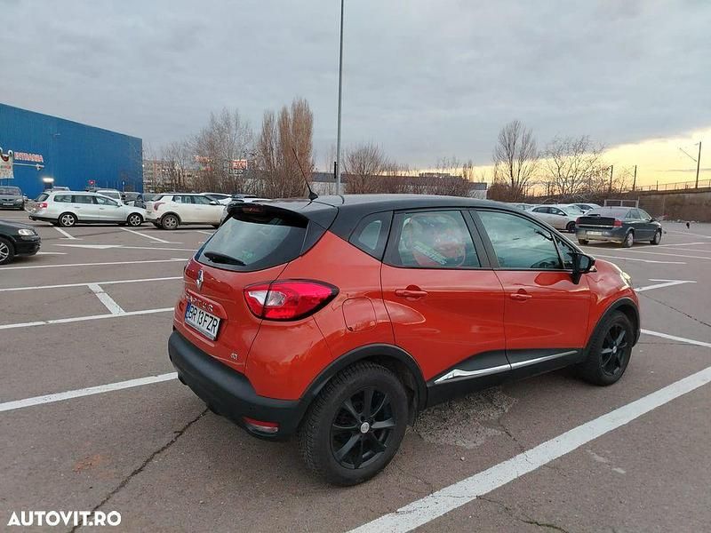 Second-hand Renault Captur Life 90 CP (66 kW) 2014 Culoareportocaliu SUV