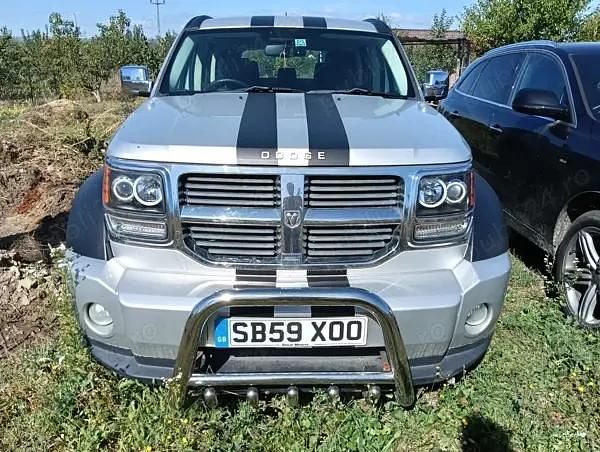 Gri Utilizat 2010 Dodge Nitro SXT SUV | 4.900 EUR - Imagine 1/4