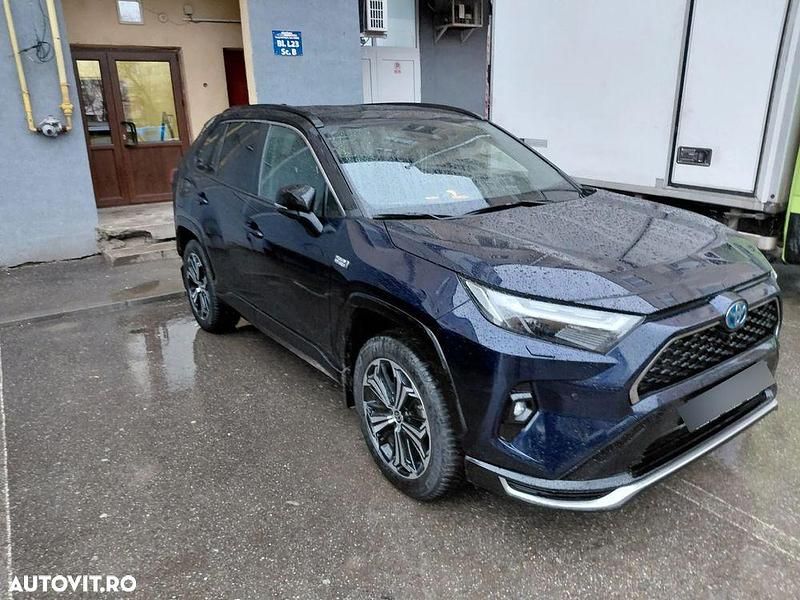 Second-hand Toyota RAV4 Hybrid Style 306 CP (225 kW) 2023 Culoarealbastru SUV
