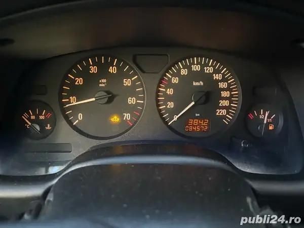 Negru Utilizat 2006 Opel Astra Hatchback | 2.000 EUR (Preț OK) - Imagine 1/4