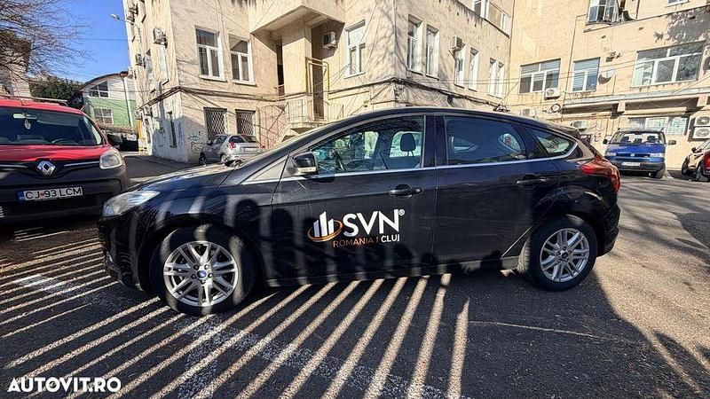 Second-hand Ford Focus 125 CP (91 kW) 2014 Culoarenegru Hatchback