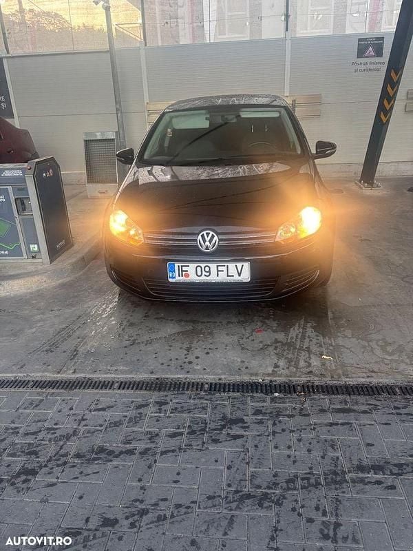 Culoarenegru Utilizat 2013 VW Golf VII Comfortline Hatchback | 5.500 EUR (Super Preț) - Imagine 1/4