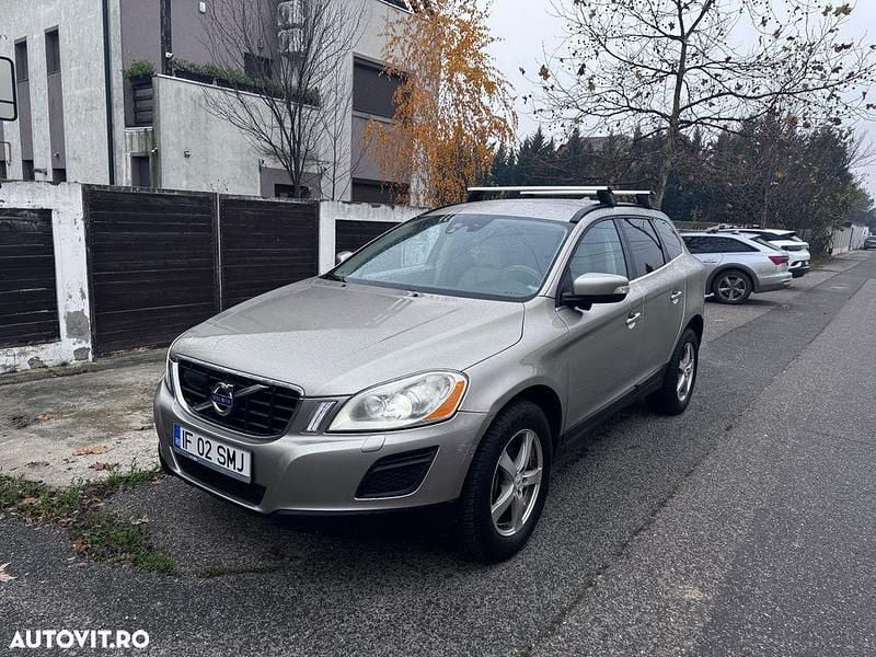 Culoarebej Utilizat 2011 Volvo XC60 Momentum SUV | 8.400 EUR (Preț bun) - Imagine 1/4