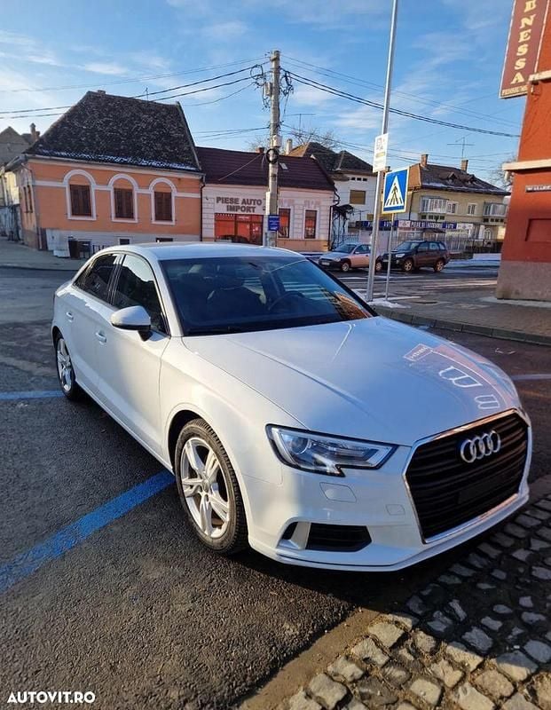 Second-hand Audi A3 150 CP (110 kW) 2020 Culoarealb Berlinǎ