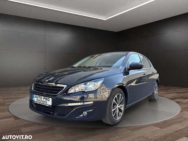 Gri Utilizat 2015 Peugeot 308 Style Berlinǎ | 6.950 EUR (Preț OK) - Imagine 1/4