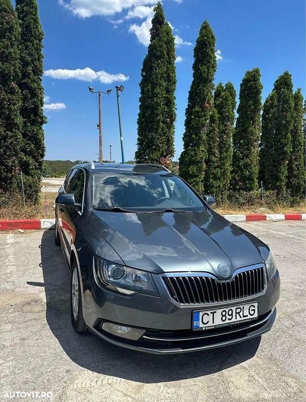 Culoaregri Utilizat 2015 Skoda Superb Break | 10.700 EUR (Preț OK) - Imagine 1/4