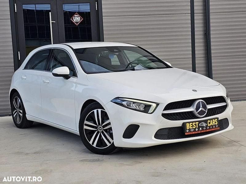 Alb Utilizat 2020 Mercedes A180 Hatchback | 15.950 EUR (Preț bun) - Imagine 1/4