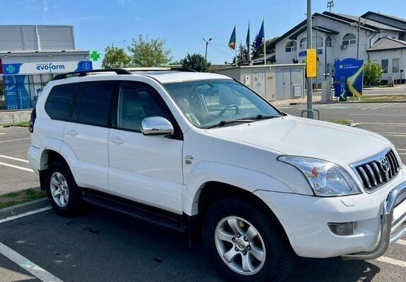 Alb Utilizat 2005 Toyota Land Cruiser SUV | 10.500 EUR (Super Preț) - Imagine 1/4