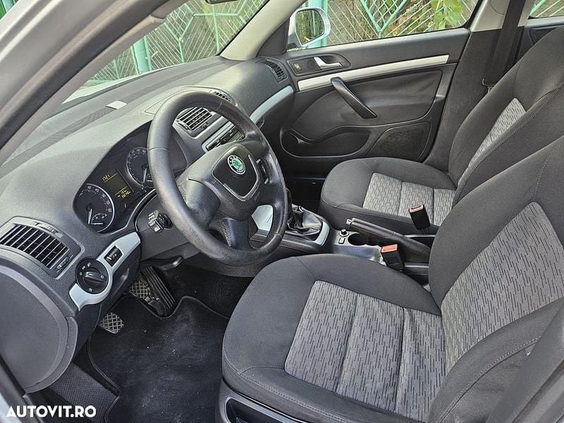 Culoaregri Utilizat 2009 Skoda Octavia Classic Berlinǎ | 3.000 EUR (Preț OK) - Imagine 1/4