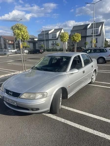 Utilizat 2001 Opel Vectra Berlinǎ | 850 EUR (Super Preț) - Imagine 1/4