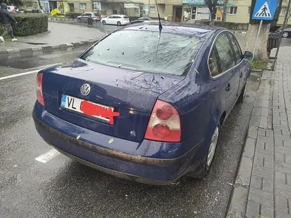 Utilizat 2003 VW Passat Berlinǎ | 1.100 EUR (Preț bun) - Imagine 1/2