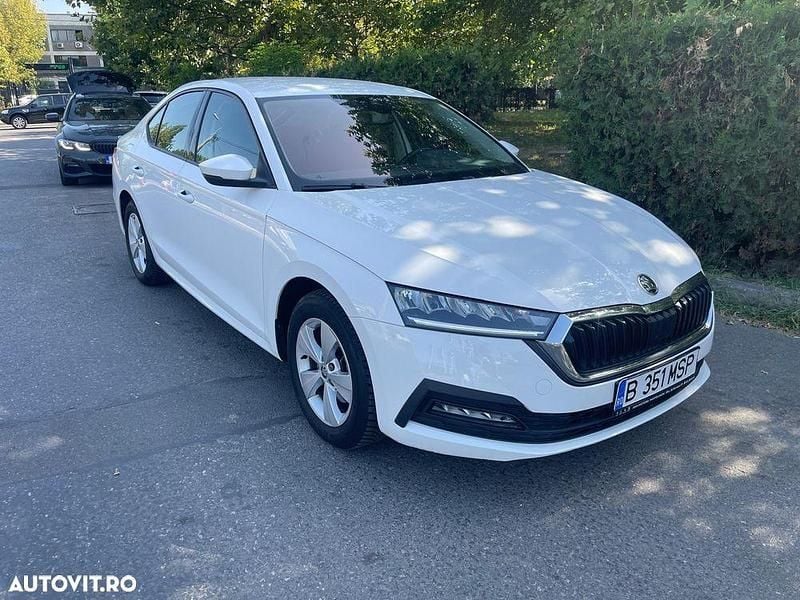 Culoarealb Utilizat 2023 Skoda Octavia Selection Berlinǎ | 19.723 EUR (Super Preț) - Imagine 1/4
