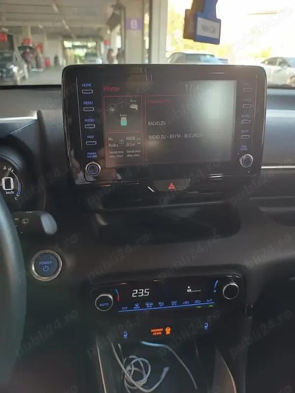 Alb Utilizat 2023 Toyota Yaris Hybrid Hatchback | 21.600 EUR (Puțin scump) - Imagine 1/4