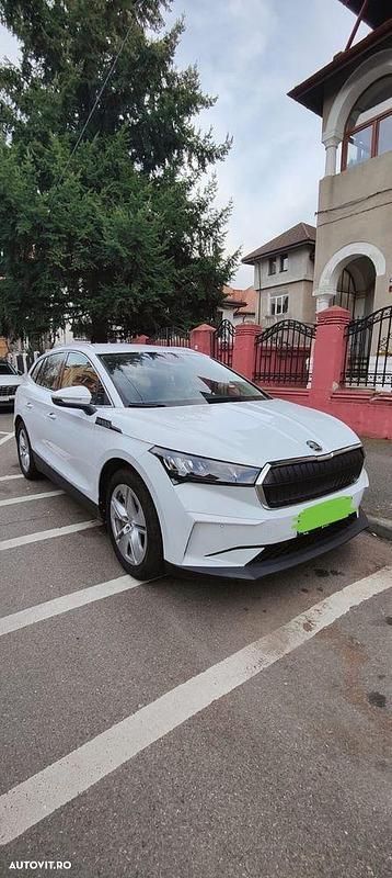 Culoarealb Utilizat 2022 Skoda Enyaq iV SUV | 33.900 EUR (Preț bun) - Imagine 1/4