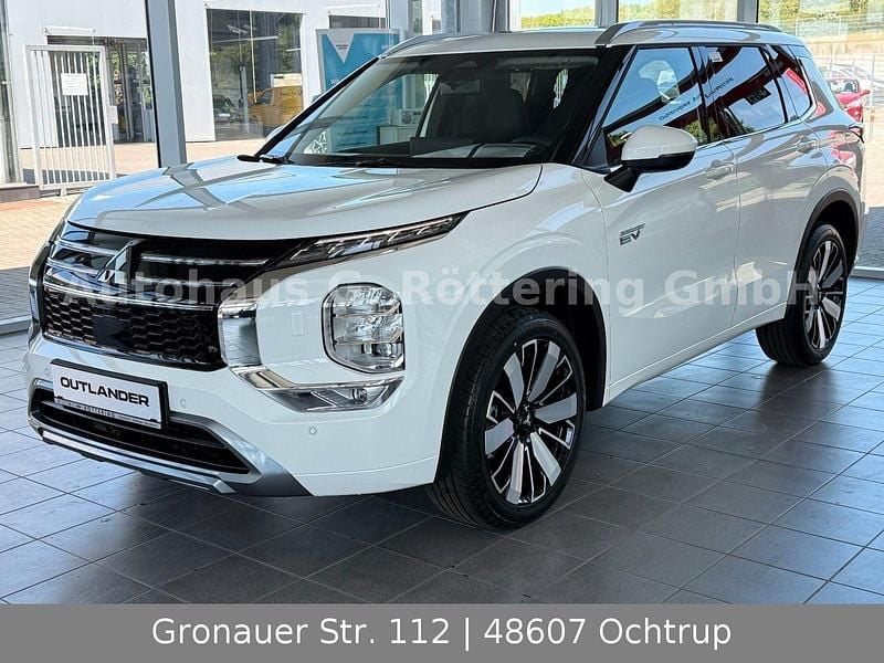Second-hand Mitsubishi Outlander P-HEV Top 306 CP (225 kW) 2025