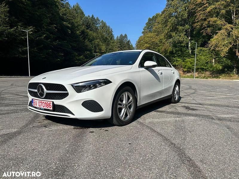 Culoarealb Utilizat 2023 Mercedes A250 Berlinǎ | 25.900 EUR (Preț bun) - Imagine 1/4