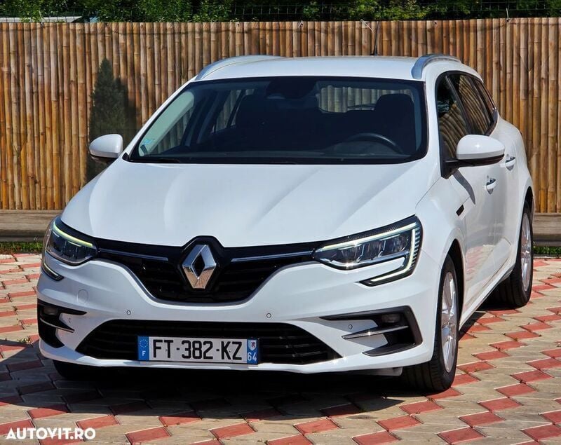 Alb Utilizat 2021 Renault Mégane GrandTour Intens Break | 10.799 EUR (Preț bun) - Imagine 1/4