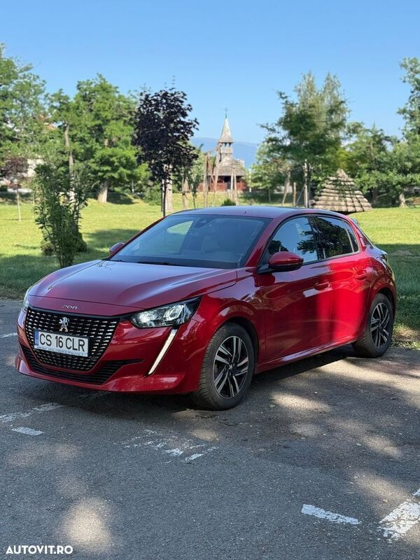 Rosu Utilizat 2021 Peugeot 208 Allure Hatchback | 12.300 EUR (Puțin scump) - Imagine 1/4