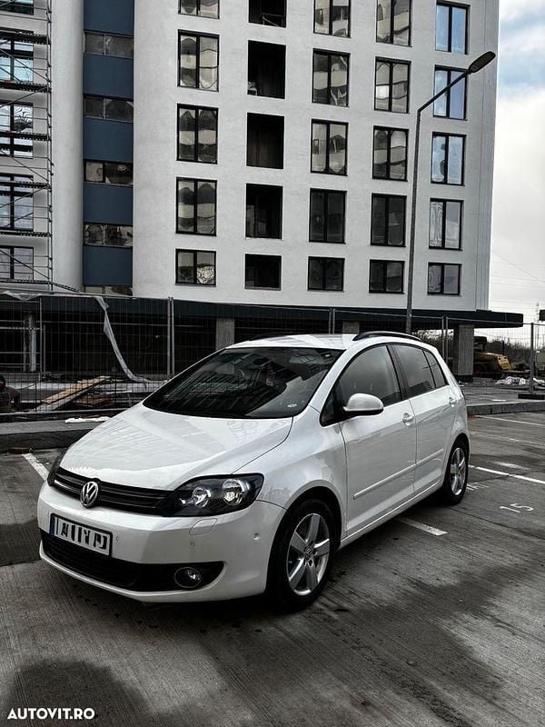 Culoarealb Second-hand 2011 VW Golf VI Comfortline Hatchback | 5.490 EUR (Preț bun) - Imagine 1/4