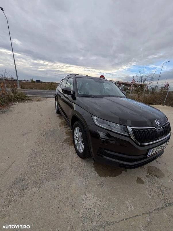 Culoaremaro Utilizat 2018 Skoda Kodiaq Style SUV | 23.490 EUR (Preț bun) - Imagine 1/4