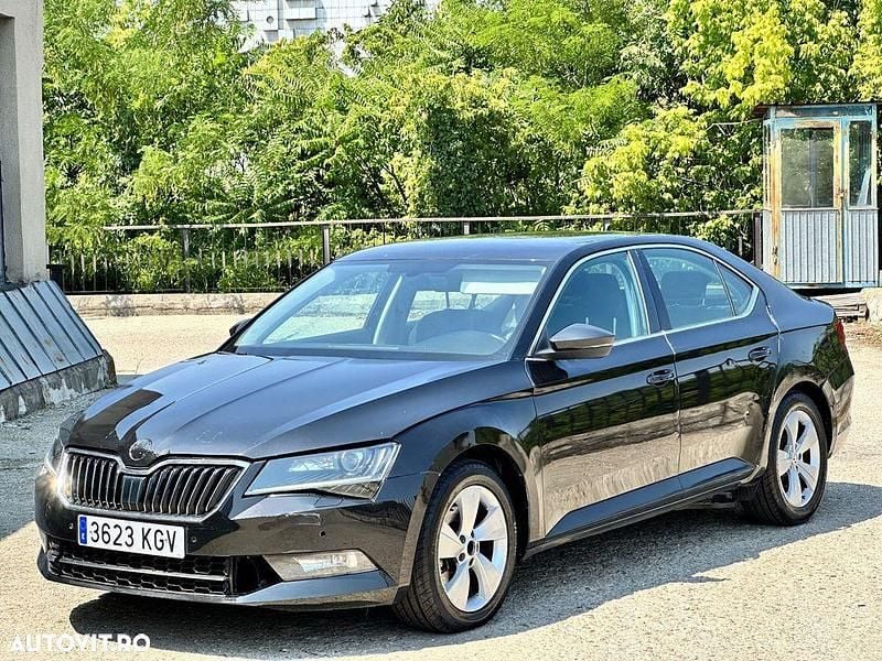 Negru Utilizat 2018 Skoda Superb Ambition Berlinǎ | 6.400 EUR (Preț OK) - Imagine 1/4