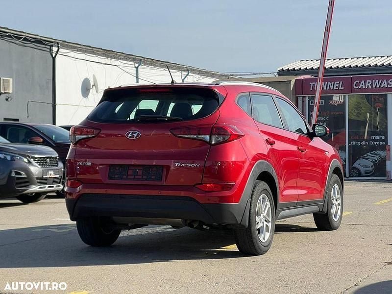 Second-hand Hyundai Tucson Intro Edition 116 CP (85 kW) 2015 Culoarerosu SUV