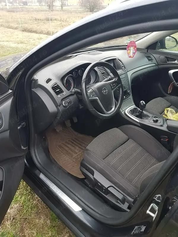 Second-hand Opel Insignia 160 CP (117 kW) 2012 Negru Break