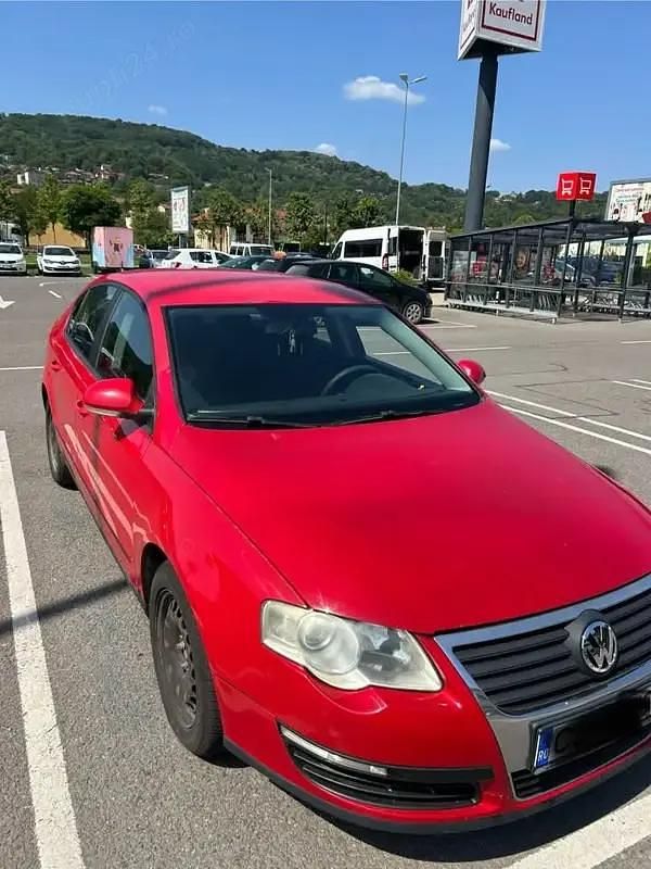 Rosu Utilizat 2006 VW Passat Berlinǎ | 2.750 EUR (Preț OK) - Imagine 1/4