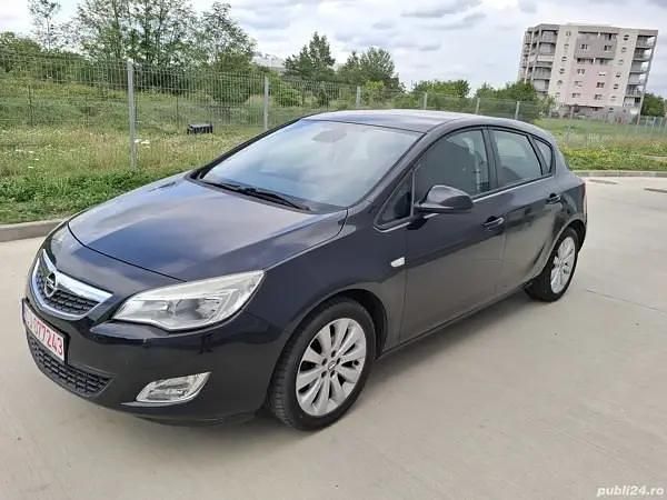 Second-hand Opel Astra 105 CP (77 kW) 2010 Berlinǎ