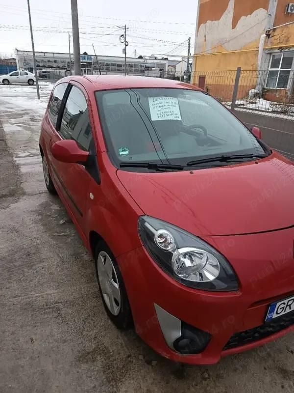 Second-hand Renault Twingo 57 CP (41 kW) 2009 Rosu Hatchback