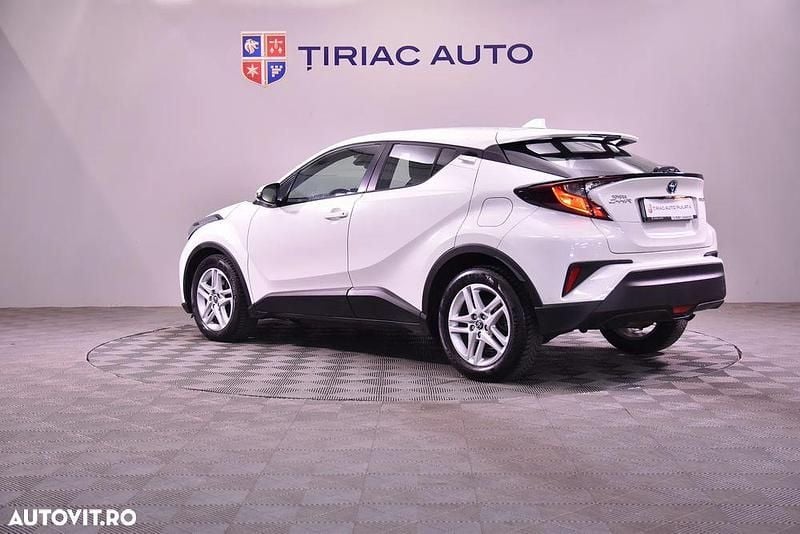 Second-hand Toyota C-HR 122 CP (89 kW) 2022 Culoarealb SUV