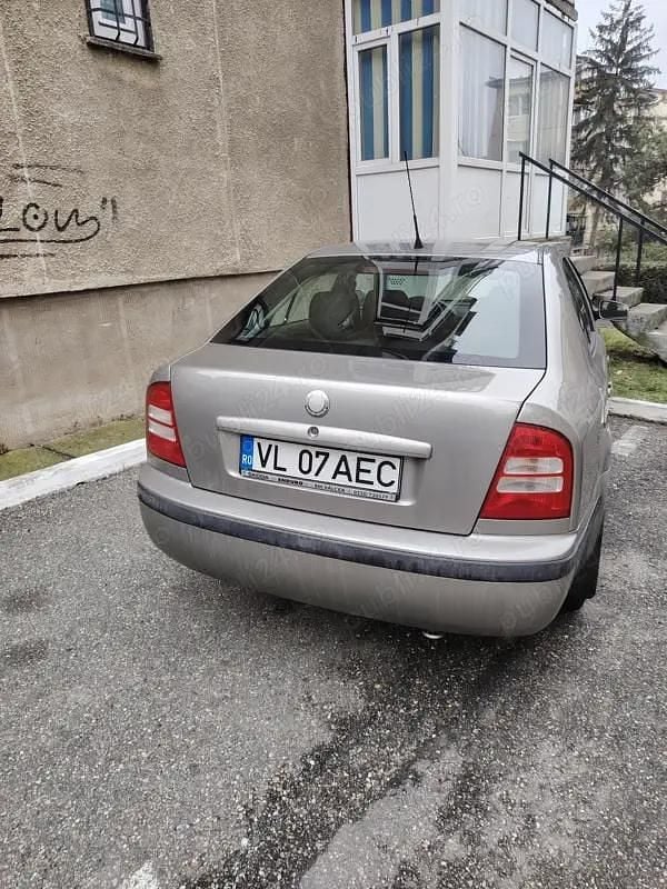 Second-hand Skoda Octavia Tour 101 CP (74 kW) 2009 Bej Berlinǎ