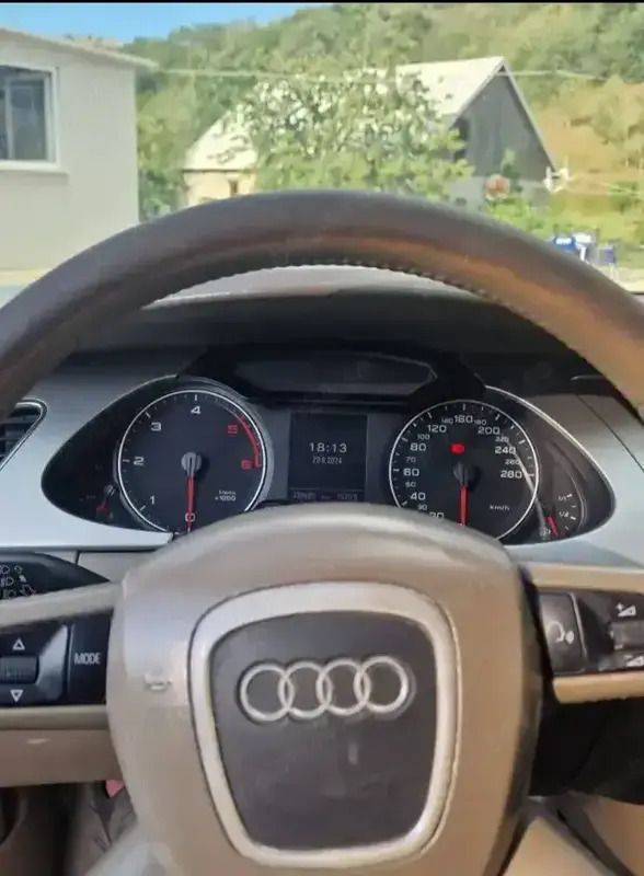 Utilizat 2009 Audi A4 Berlinǎ | 5.300 EUR (Preț bun) - Imagine 1/4