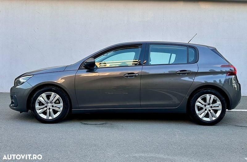 Gri Utilizat 2020 Peugeot 308 Active Hatchback | 10.769 EUR (Preț OK) - Imagine 1/4