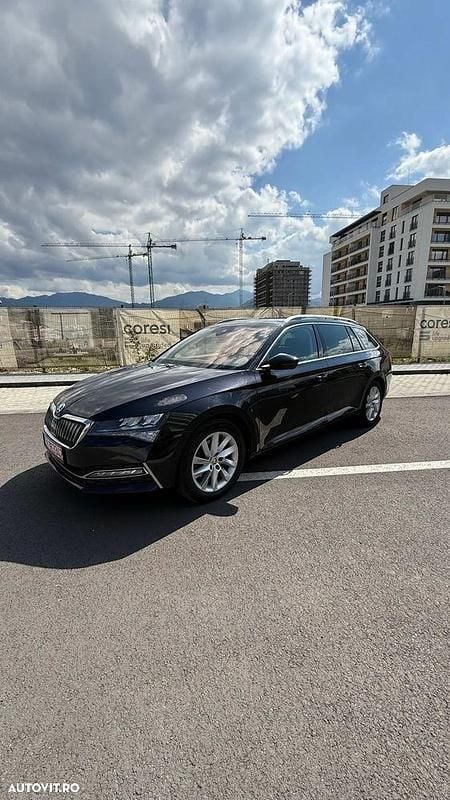 Negru Utilizat 2021 Skoda Superb Style Break | 17.499 EUR (Super Preț) - Imagine 1/4