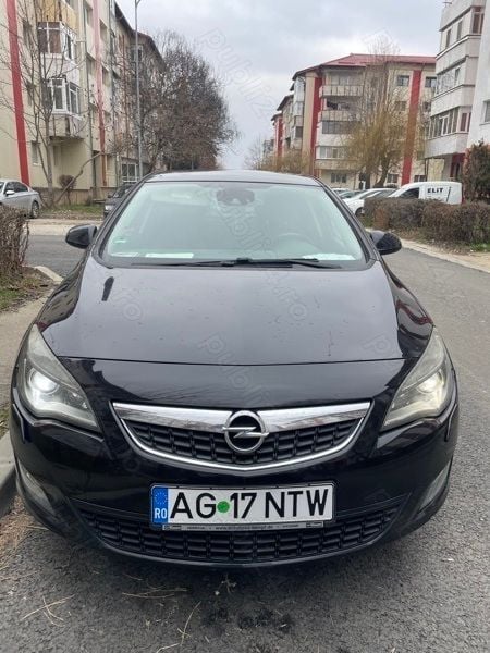 Utilizat 2010 Opel Astra Hatchback | 3.700 EUR (Puțin scump) - Imagine 1/4