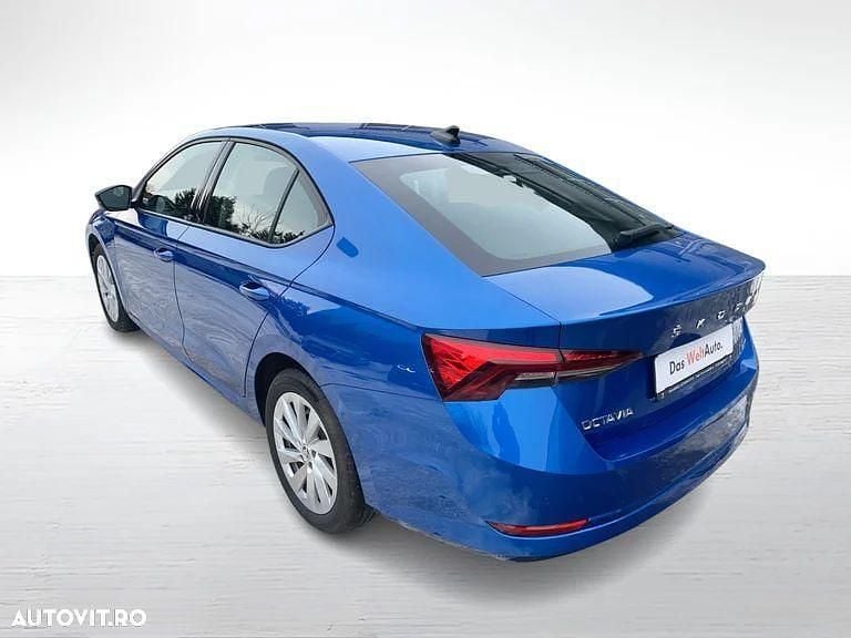 Second-hand Skoda Octavia Ambition 150 CP (110 kW) 2024 Culoarealbastru Berlinǎ