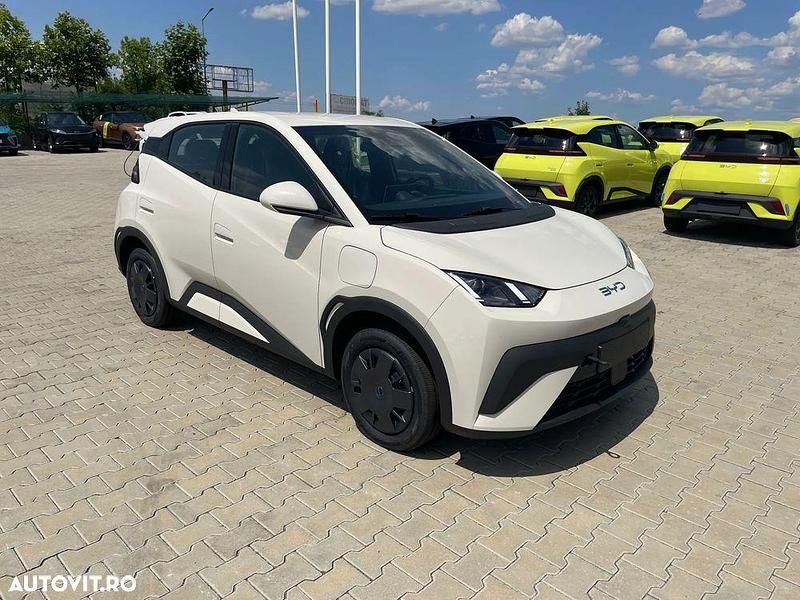 Nouă BYD Dolphin 64 kW (88 CP) 2025 Galbeuriu Hatchback