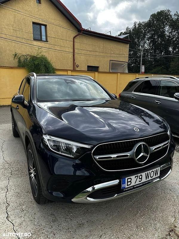 Culoarealbastru Utilizat 2023 Mercedes GLC200 SUV | 44.000 EUR - Imagine 1/4