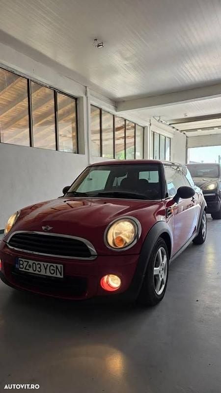 Second-hand Mini ONE 102 CP (75 kW) 2012 Culoarerosu Hatchback