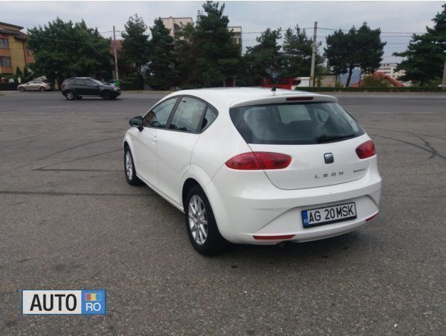 Second-hand Seat Leon 105 CP (77 kW) 2011 Alb Hatchback