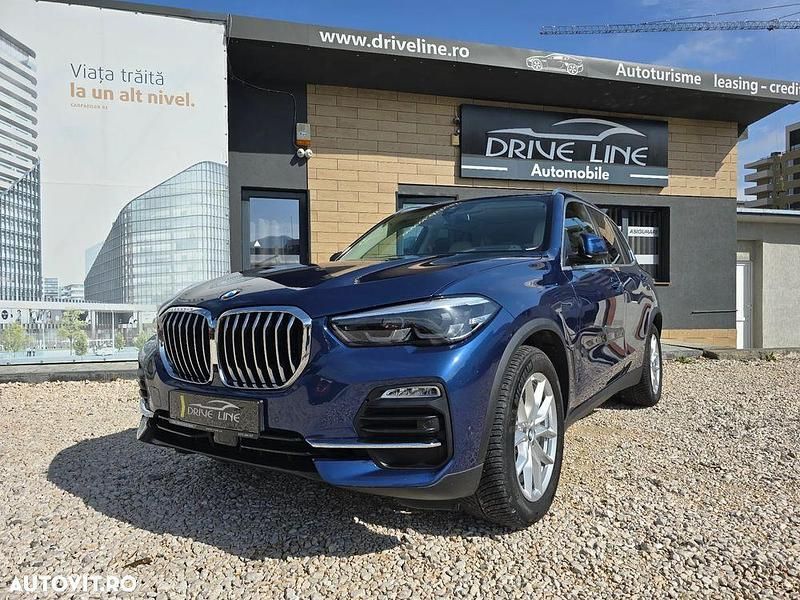 Culoarealbastru Utilizat 2020 BMW X5 Exclusive SUV | 53.899 EUR (Scump) - Imagine 1/4