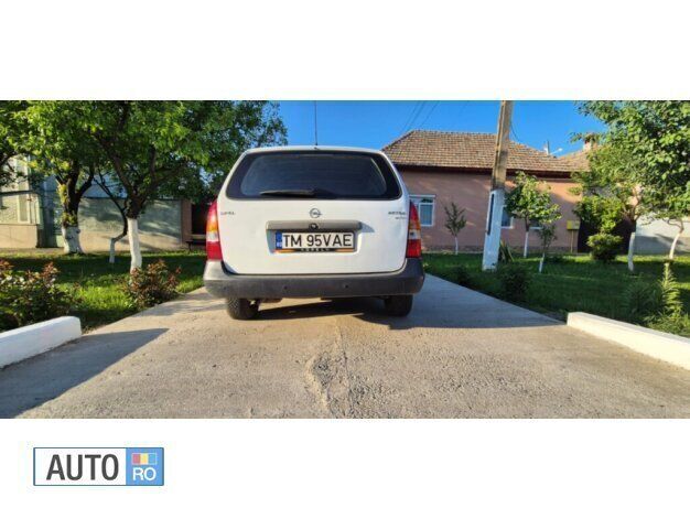 Alb Utilizat 2002 Opel Astra Hatchback | 2.000 EUR (Preț bun) - Imagine 1/4