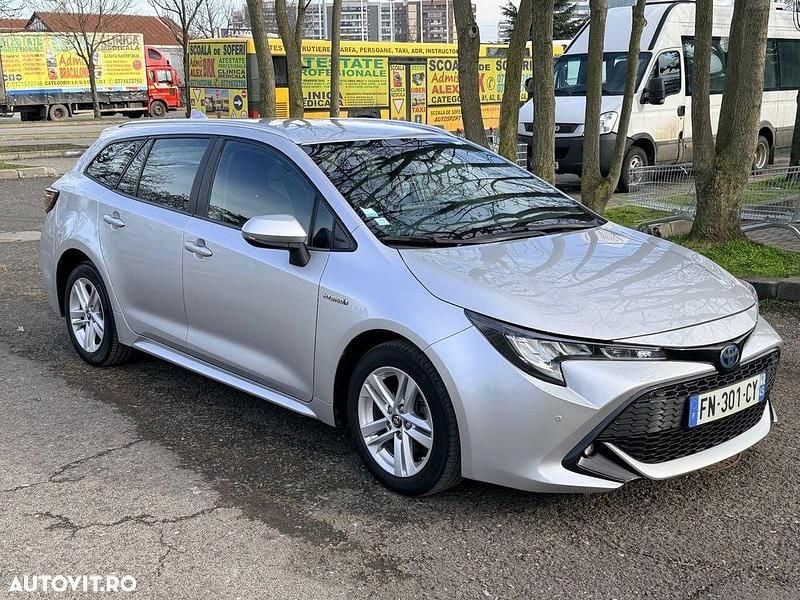Second-hand Toyota Corolla 122 CP (89 kW) 2020 Culoareargint Break