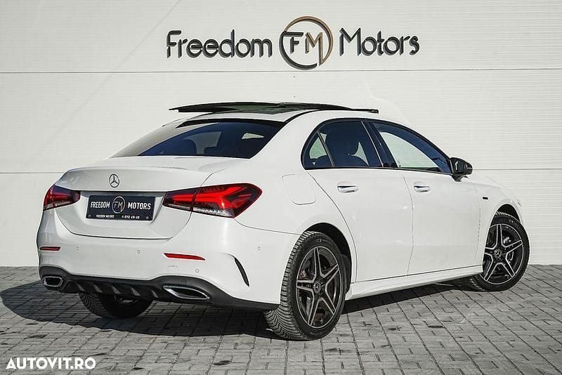 Second-hand Mercedes A250 AMG line 218 CP (160 kW) 2020 Culoarealb Berlinǎ