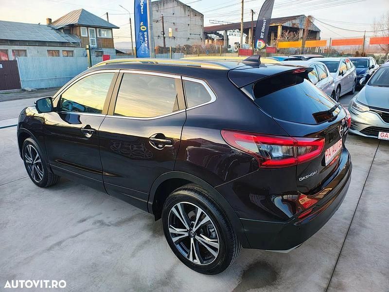 Second-hand Nissan Qashqai N-Connecta 140 CP (102 kW) 2019 Culoaremaro SUV