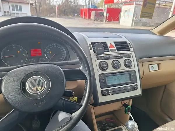 Utilizat 2004 VW Touran Monovolum | 1.900 EUR - Imagine 1/4